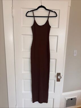 Slim Fit Brown Ribbed Maxi Dress with Spaghetti Straps